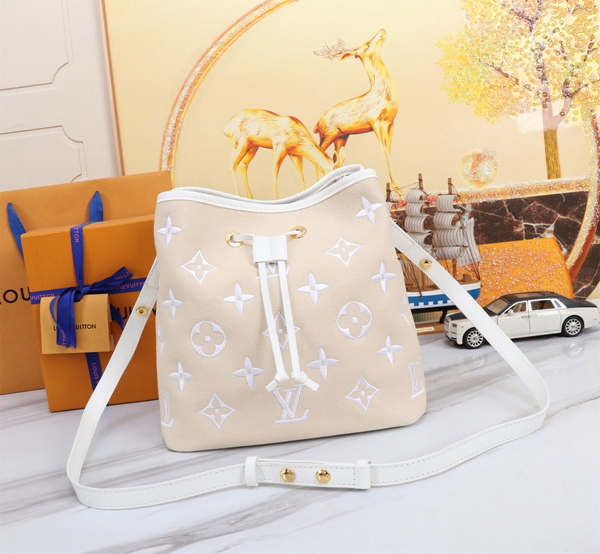 ルイヴィトンバッグ正面デザイン